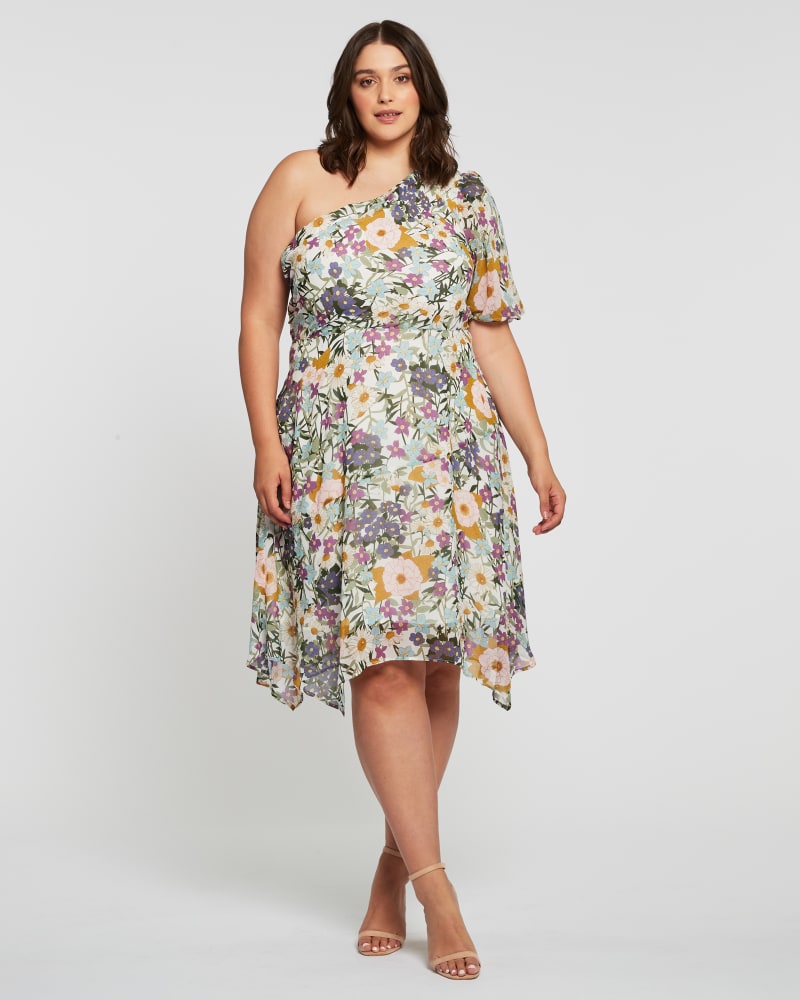 Front of a model wearing a size 1X Wildbloom Midi Dress in Print by Estelle. | dia_product_style_image_id:264452